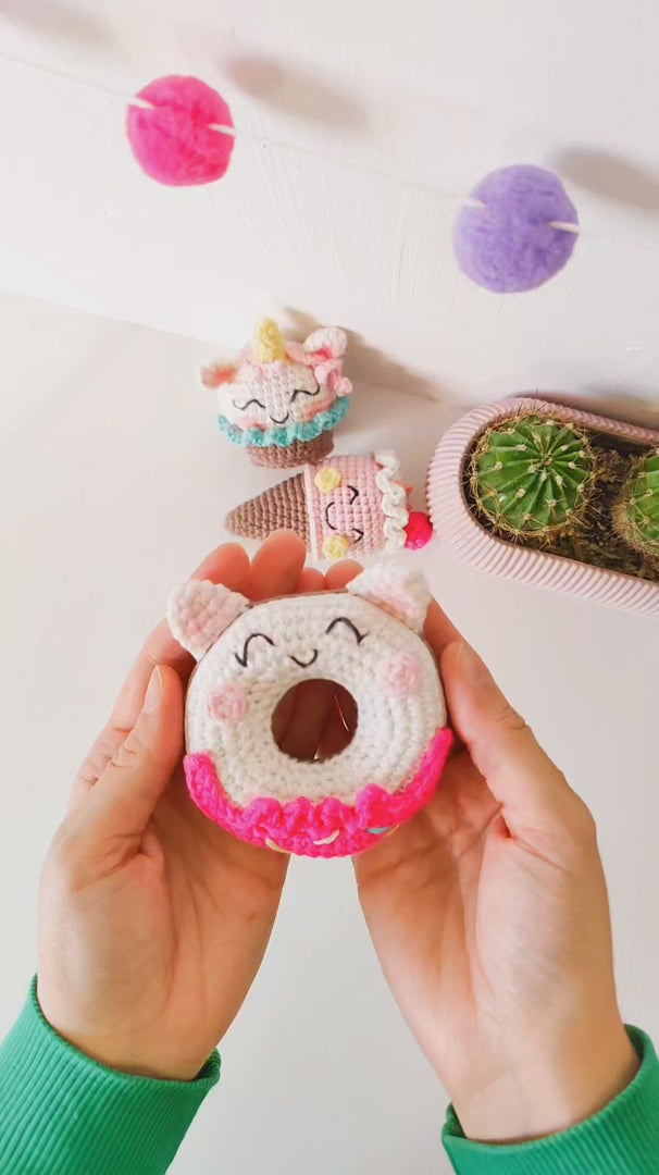 Daphne the Donut Crochet Pattern